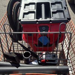 Milwaukee Cordless Wet/dry 6gl Vac W/ Nexus Dolly