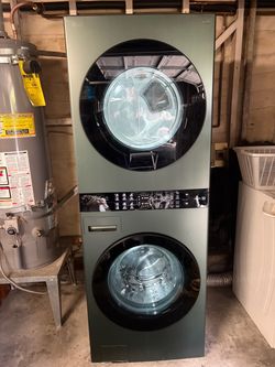 LG WashTower Washer & Dryer – Nature Green – Smart ThinQ – Excellent Condition