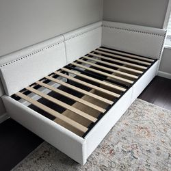 Day Bed Twin Size 