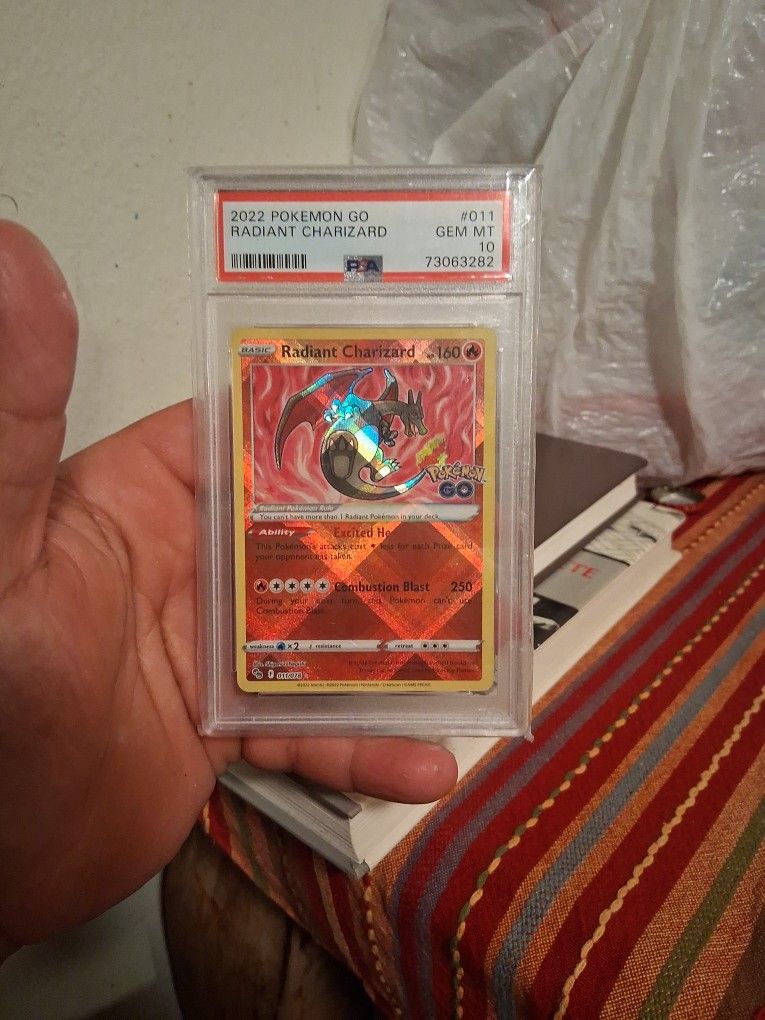 POKÉMON CARDS