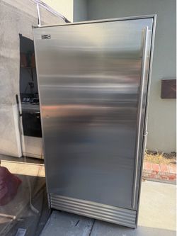 Sub-Zero Freezer