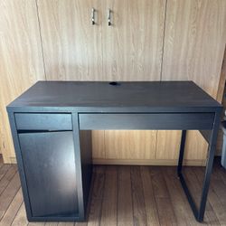 IKEA MICKE Desk