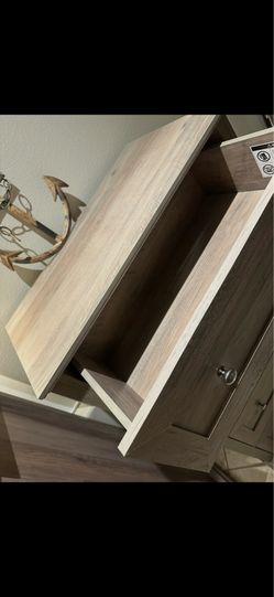 Dresser set