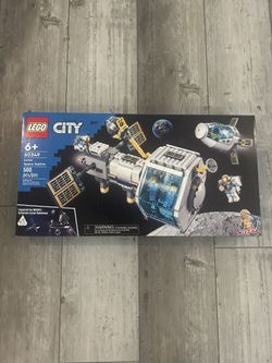 Lego 60349 City Lunar Space Station - New and Factory Sealed