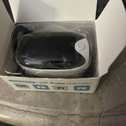 Finger pulse Oximeter