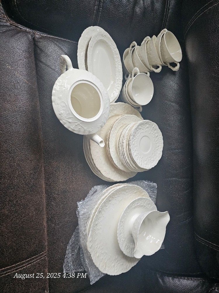 VINTAGE WEDGWOOD QUEENSWARE