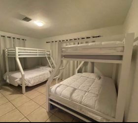 2 White Bunkbeds For Sale/ 2 literas Como Nueva Para La Venta . $450 For Each/ $450 Por Cada Una