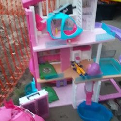 Barbie Doll Pool House And Lot Of Extra stuff
