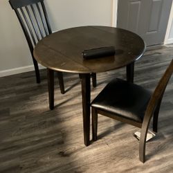 Kitchen Table And 2 Chairs 