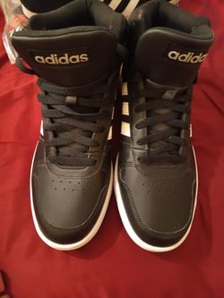 Adidas 9 1/2 $90
