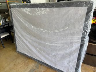 New queen box spring