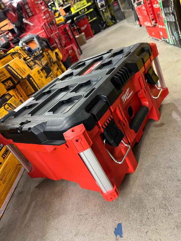 Milwaukee Pack Out $85
