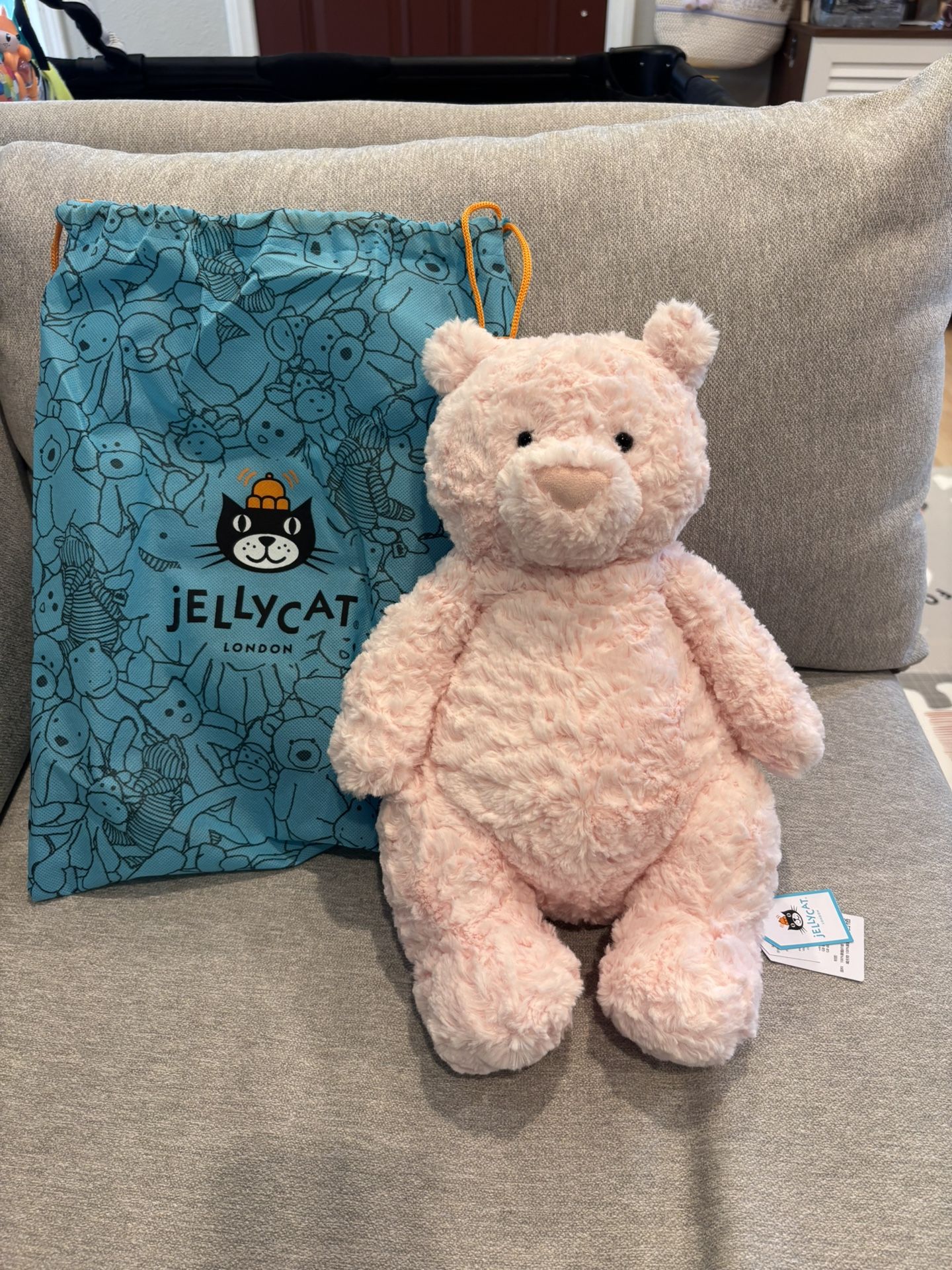 LARGE leola bear jellycat Brand new with tag Hard to find