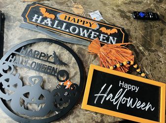 NEW HALLOWEEN HANGING DECOR PIECES All 3 FOR $3 