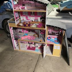 Doll house 