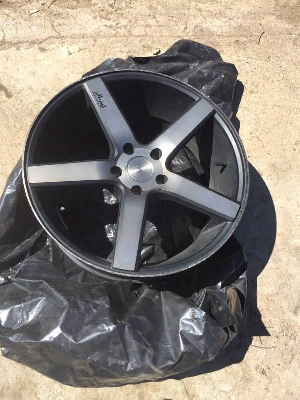"19x8.5 niche milan wheels off 07 toyota camry