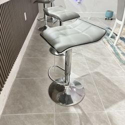 Bar Stools (4)