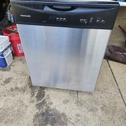  Dishwasher in Stainless Steel 