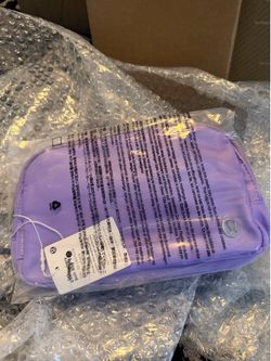 Lululemon Everywhere Belt Bag – Lavender Purple – Brand New