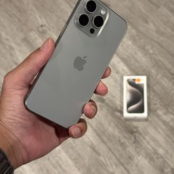 iPhone 15 Pro Max UNLOCKED - 1TB - Natural Titanium