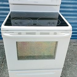 FRIGIDAIRE STOVE OVEN LIKE  NEW 
