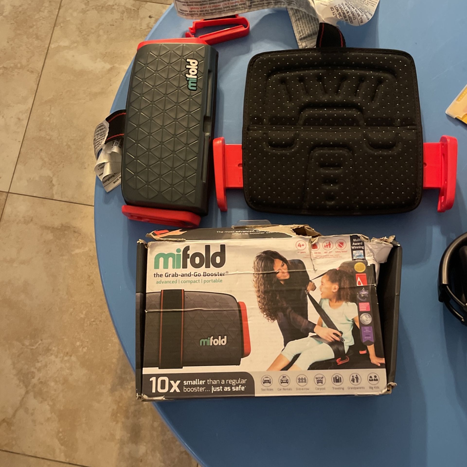 2 Mifold Portable Booster Seats