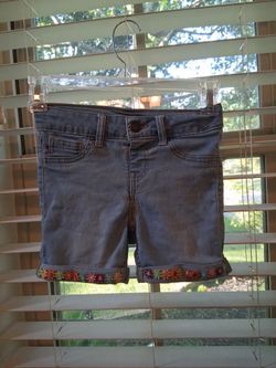 VIGOSS Kids shorts size 7/8