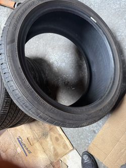Used 235/40/18 Tire