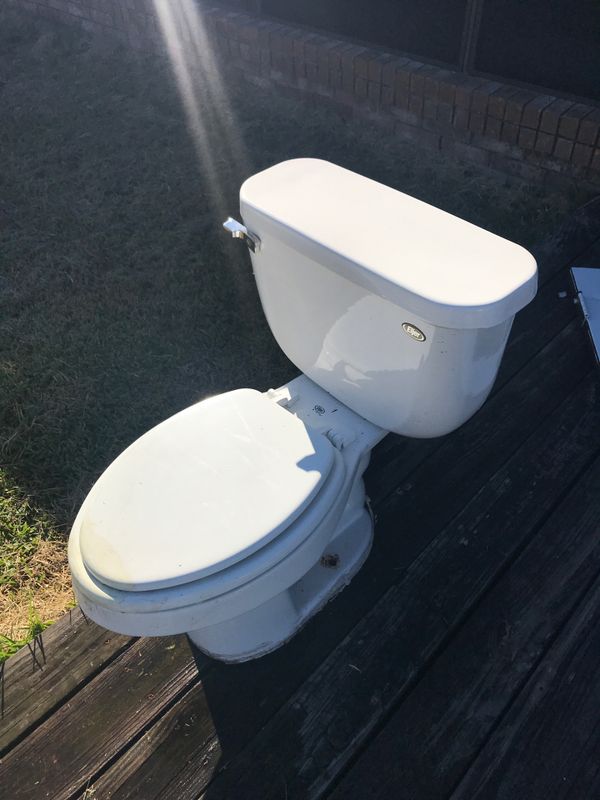 Toilet complete Free for Sale in Houston, TX OfferUp
