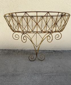 Metal Vertical Wall Planter/Basket