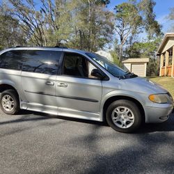 2003 Dadge Grand Caravan 3.8L V6 Handicap Van