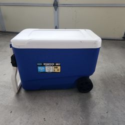 Igloo Wheelie Cooler 38 Qt