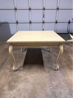 French Provincial Coffee / End Table Cabriole Legs