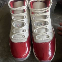 Air Jordan 11 Cherrys Size 13