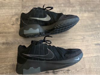 LeBron Witness 9  Basketball Shoes men’s size 9.5