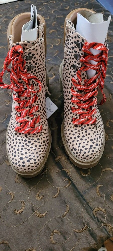 Universal Thread Callie Leopard Boots Size 9.5