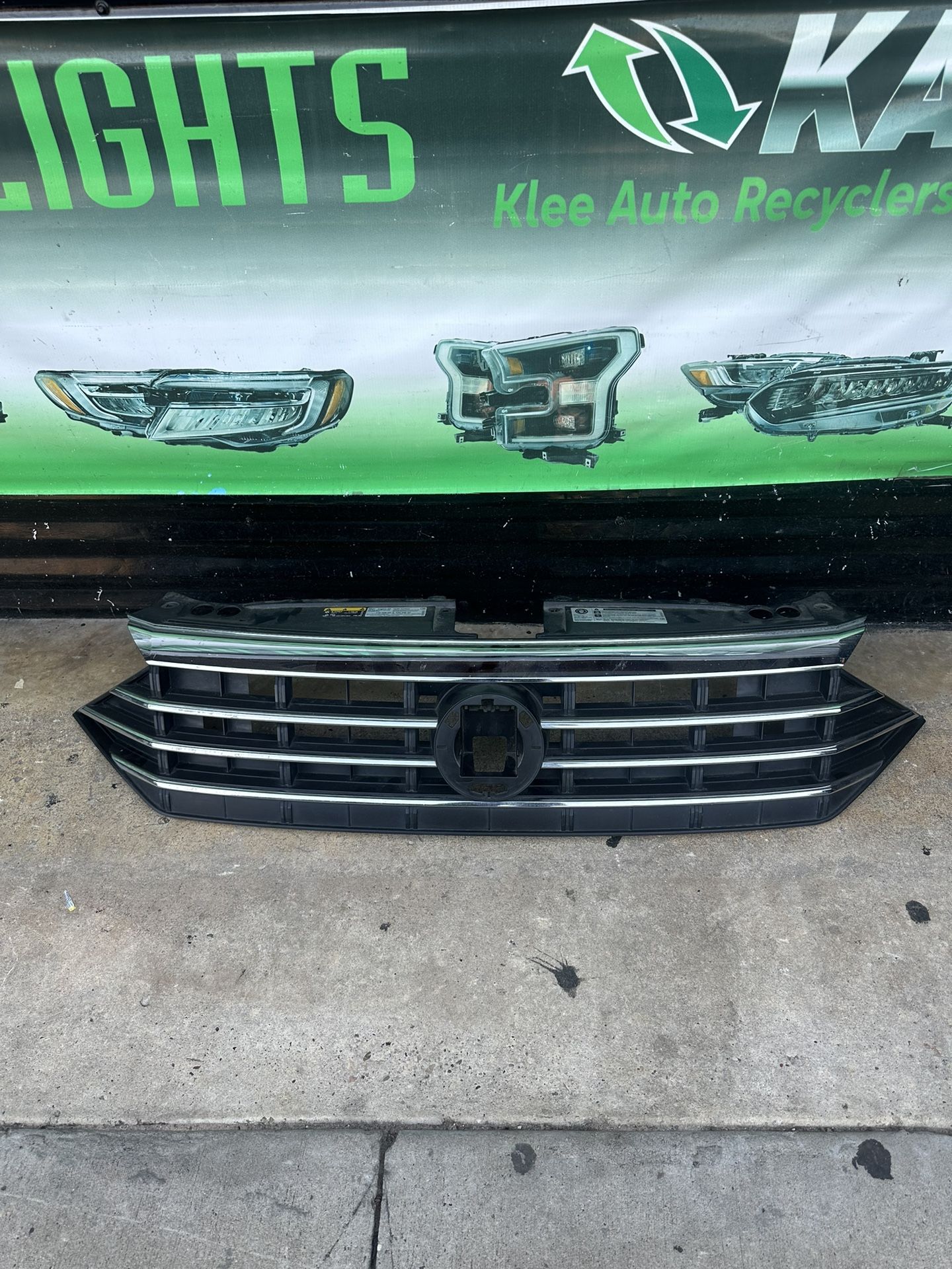 2019-2021 Volkswagen Jetta Grille Oem