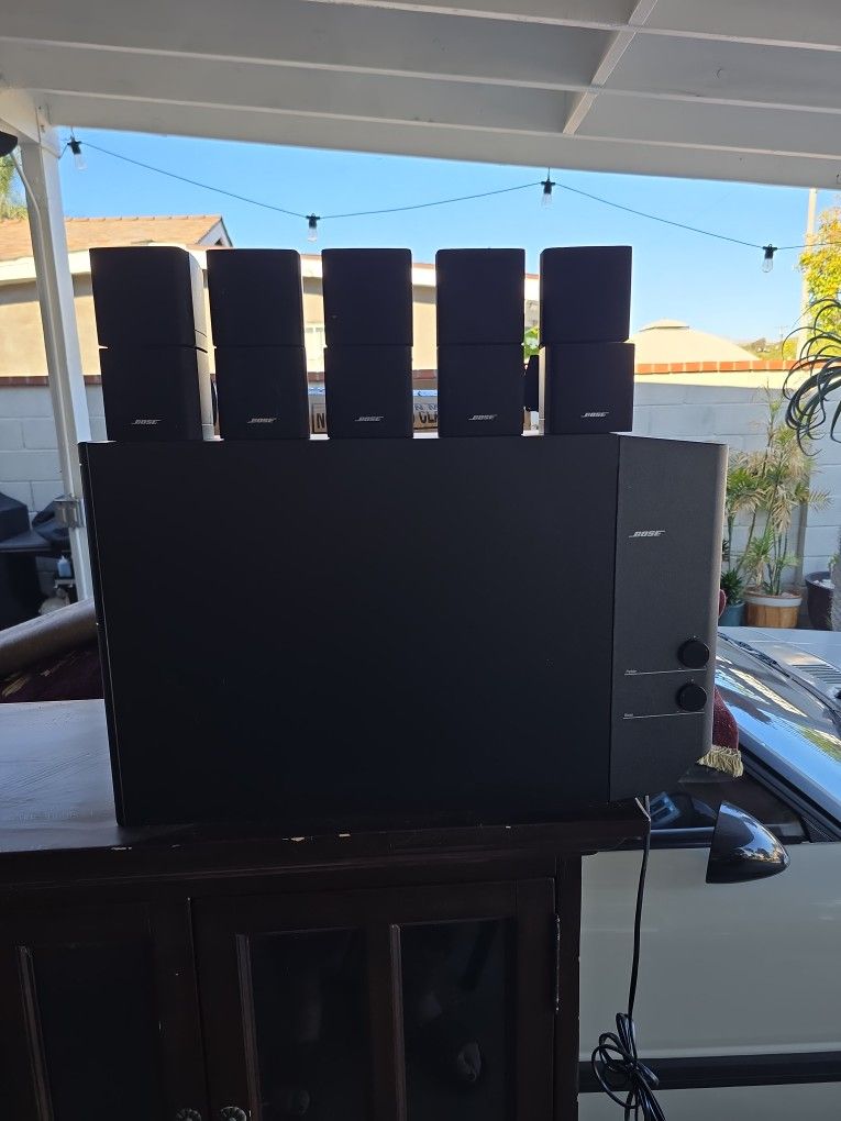 Bose Cube Speakers And Base Speaker 