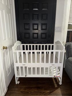Mini crib