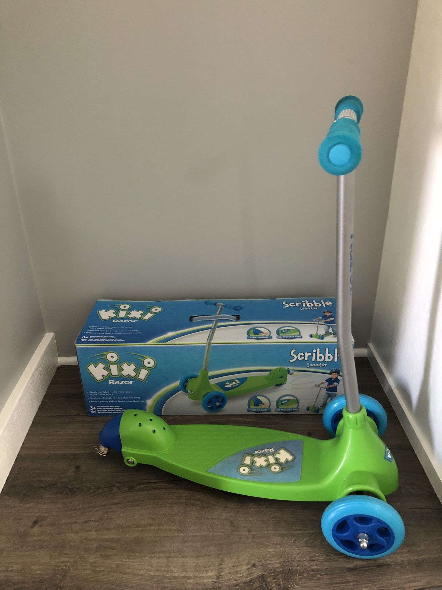 KIXI RAZOR SCRIBBLER SCOOTER