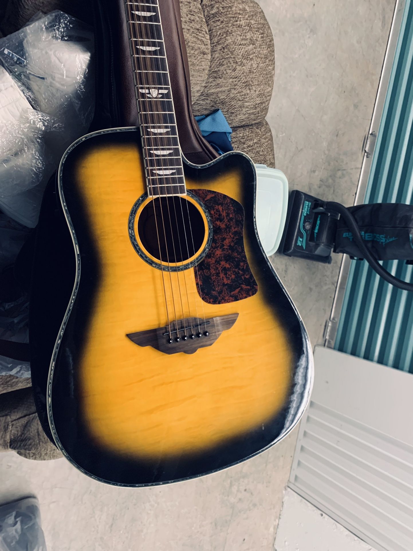 Acoustic/ Electric Guitar