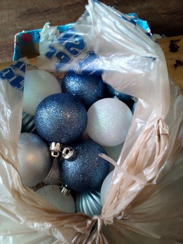 Xmas Bulbs 