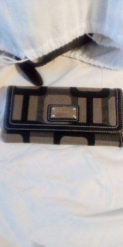 Wallet nine west