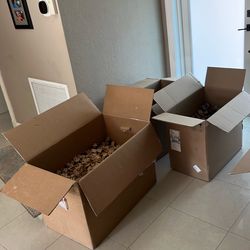 Heavy duty large storage moving boxes with packing