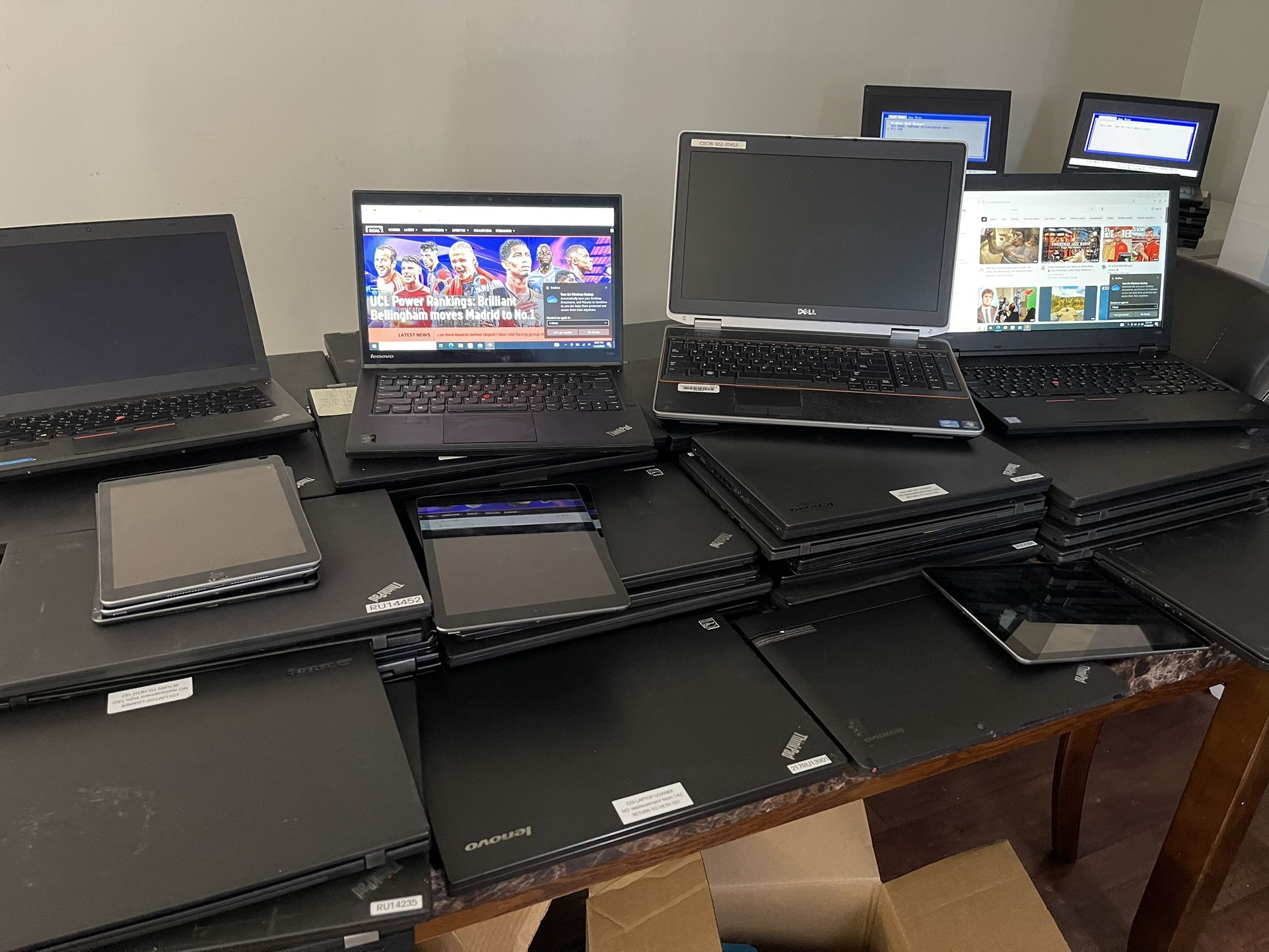Lots of 50 Lenovo Thinkpad laptops Each And iPads For Sale At Wholesale Prices