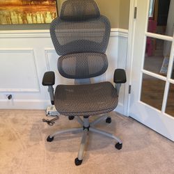 Ergonomic Mesh Office chair - Grey