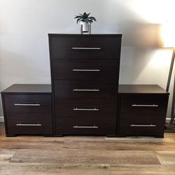 5 Drawer Dresser & Nightstand Set – Delivery Available