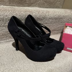 Qupid Heels Size 7
