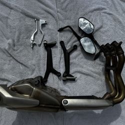 Triumph Trident 660 - Stock parts 