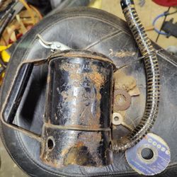 2 One Quart Swingspout Oil Cans